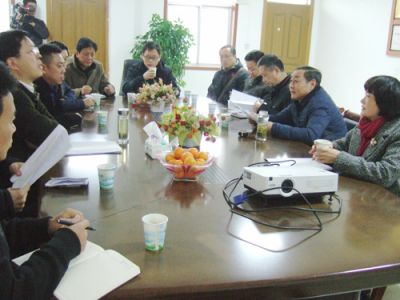 安慶市政協(xié)副主席戴德民、市政府副秘書長葉玲霞帶隊調研金泉科技